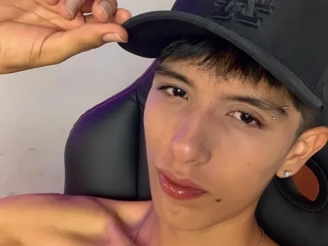 teen webcam model AlejoCruz