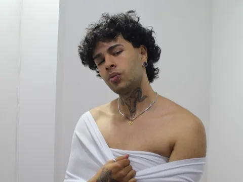 adult webcam model AlexioRossi