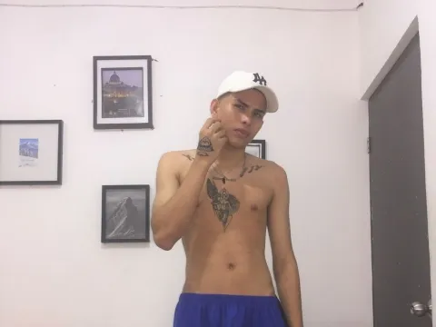 nude webcams model BrayanAriza