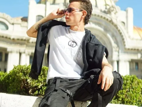 sexy webcam chat model BrianThonson