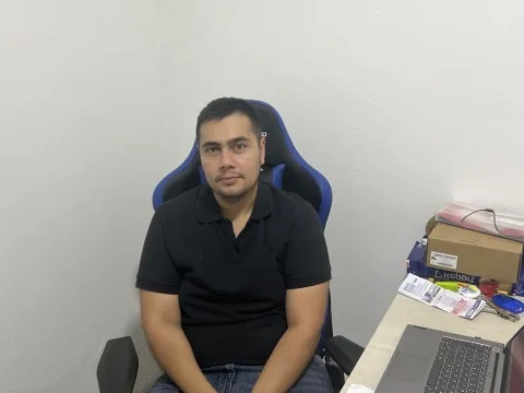 webcam chat model CarlosAmparo