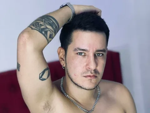 Have a live chat with webcam model ChrisSmitth