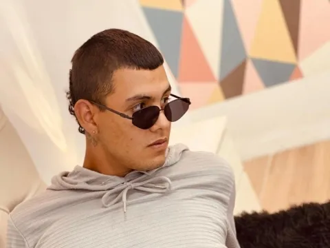 porno video chat model ClarusBenneth