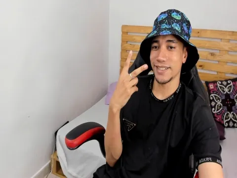 video dating model DrakePavell