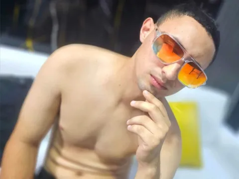 naked webcam chat model JulianMiranda