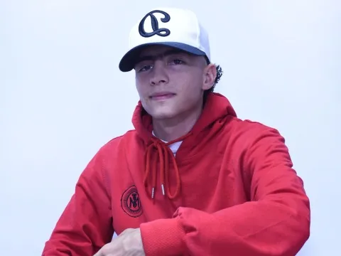 naked webcams model LoganRoldan