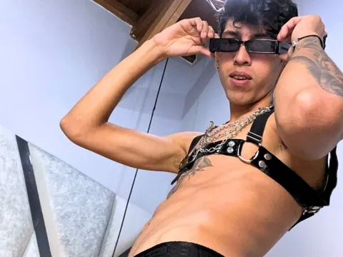 cam live sex model LukeToner