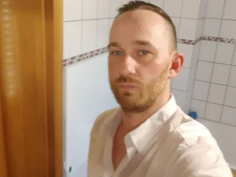 live now model MightyMarc