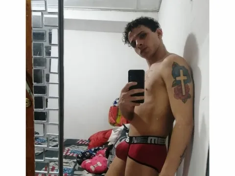 Have a live chat with webcam model ThiagoTony